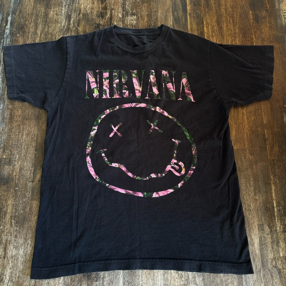 Nirvana tee